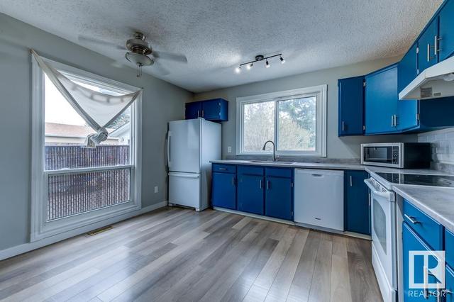 5615 39 Ave Nw, House detached with 4 bedrooms, 2 bathrooms and null parking in Edmonton AB | Image 14