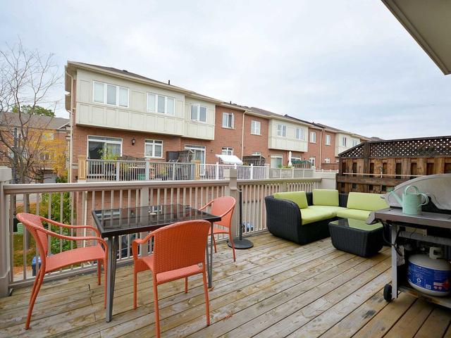 3180 Joel Kerbel Pl, House attached with 3 bedrooms, 3 bathrooms and 3 parking in Mississauga ON | Image 9