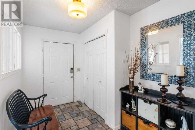 913 4 Ave Nw, House detached with 2 bedrooms, 1 bathrooms and 2 parking in Calgary AB | Image 5