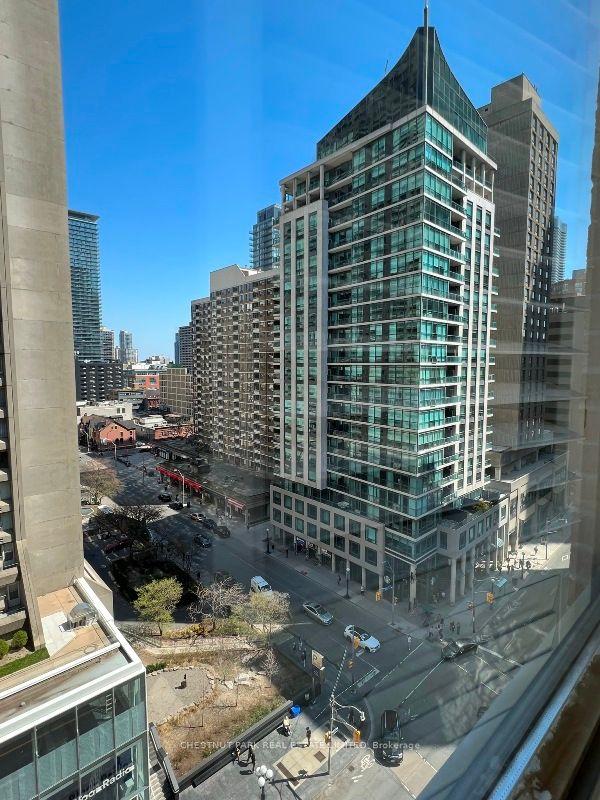 1002 - 1132 Bay St, Condo with 2 bedrooms, 3 bathrooms and 1 parking in Toronto ON | Image 5