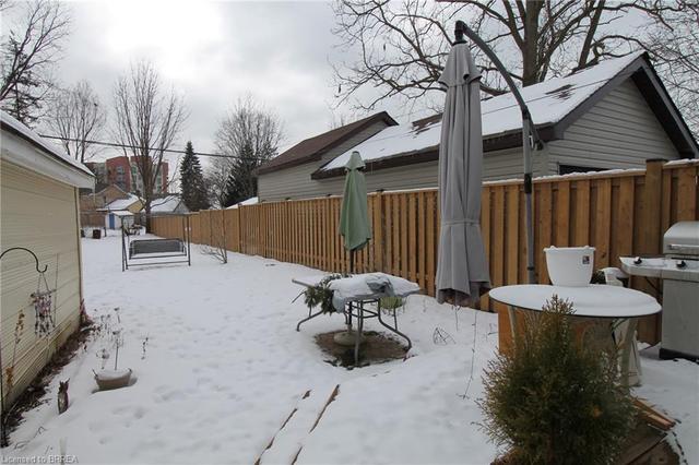 20 Holme St, House detached with 2 bedrooms, 1 bathrooms and 2 parking in Brantford ON | Image 18