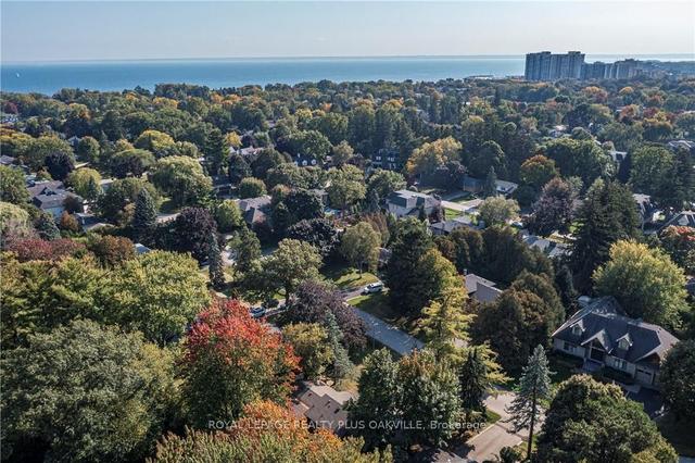 165 Walby Dr, House detached with 3 bedrooms, 4 bathrooms and 6 parking in Oakville ON | Image 35