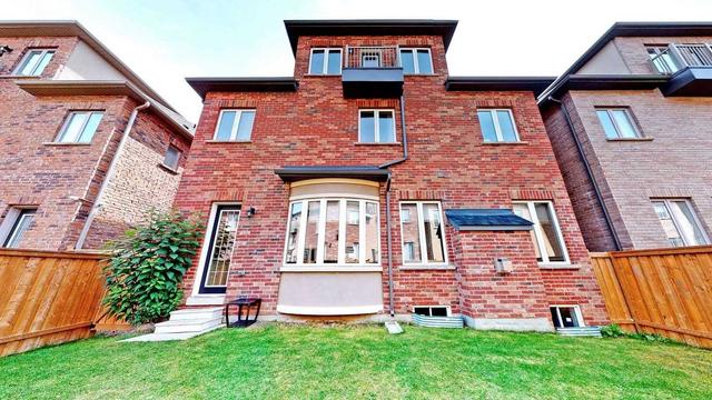16 Lucio Ave, House detached with 5 bedrooms, 6 bathrooms and 4 parking in Markham ON | Image 30