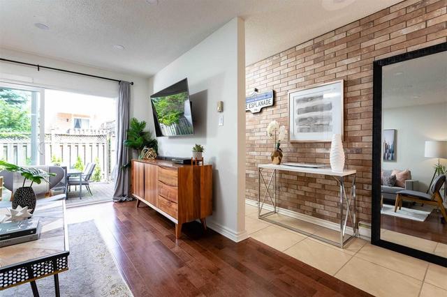 21 - 50 Battenberg Ave, Townhouse with 3 bedrooms, 2 bathrooms and 1 parking in Toronto ON | Image 3