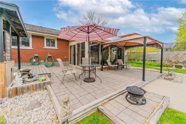 44 Ridgeway Ave, House detached with 4 bedrooms, 2 bathrooms and 7 parking in Guelph ON | Image 26