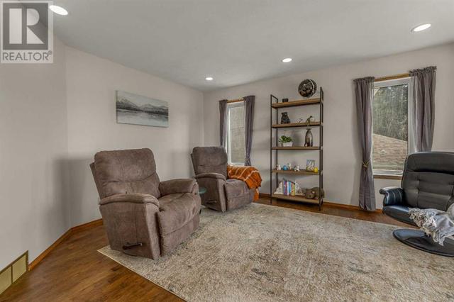 4136 4 Avenue, House detached with 4 bedrooms, 3 bathrooms and 2 parking in Edson AB | Image 6