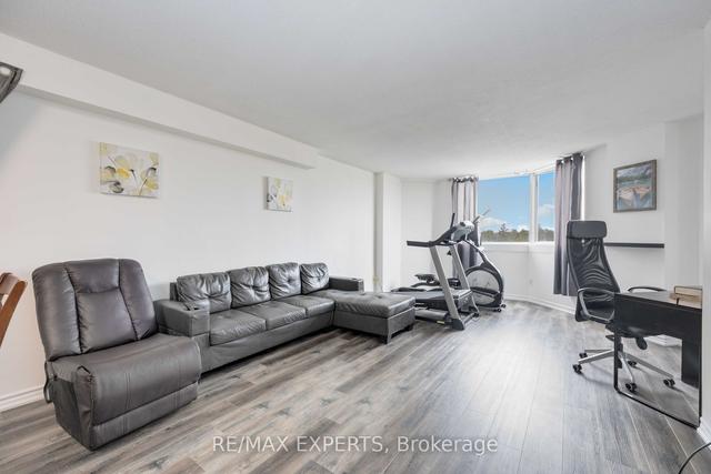 408 - 238 Albion Rd, Condo with 3 bedrooms, 2 bathrooms and 1 parking in Toronto ON | Image 3