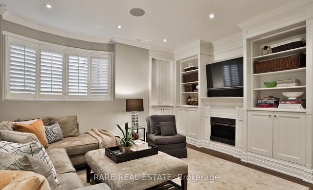 102 Pleasant Blvd, Townhouse with 3 bedrooms, 4 bathrooms and 2 parking in Toronto ON | Image 8