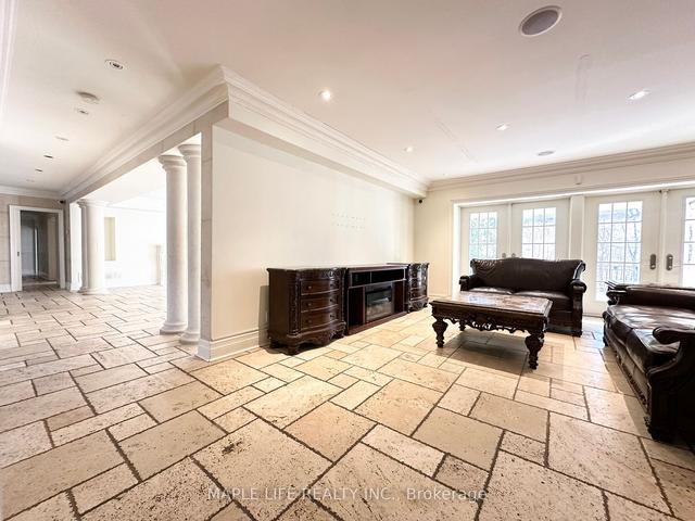 16 Brian Cliff Dr, House detached with 7 bedrooms, 8 bathrooms and 9 parking in Toronto ON | Image 2