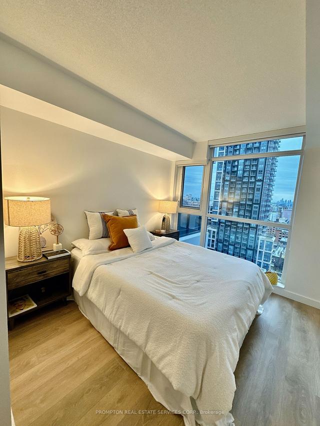 2511 - 38 Widmer St, Condo with 3 bedrooms, 2 bathrooms and 0 parking in Toronto ON | Image 8