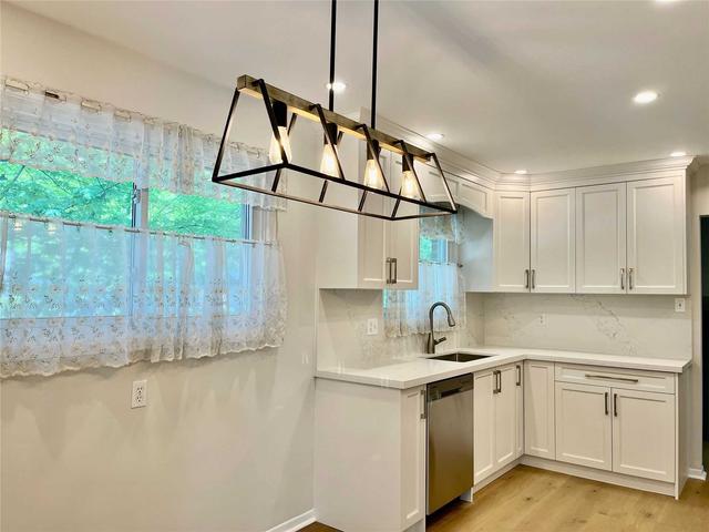 2 Chapais Cres, House detached with 4 bedrooms, 2 bathrooms and 3 parking in Toronto ON | Image 27