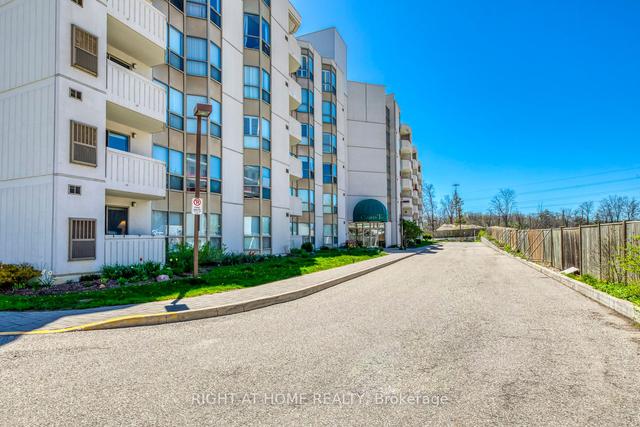 302 - 3267 King St E, Condo with 2 bedrooms, 2 bathrooms and 1 parking in Kitchener ON | Image 12
