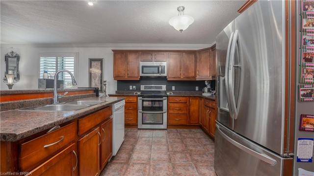 16 - 601 Conklin Rd, House attached with 3 bedrooms, 2 bathrooms and 2 parking in Brantford ON | Image 14