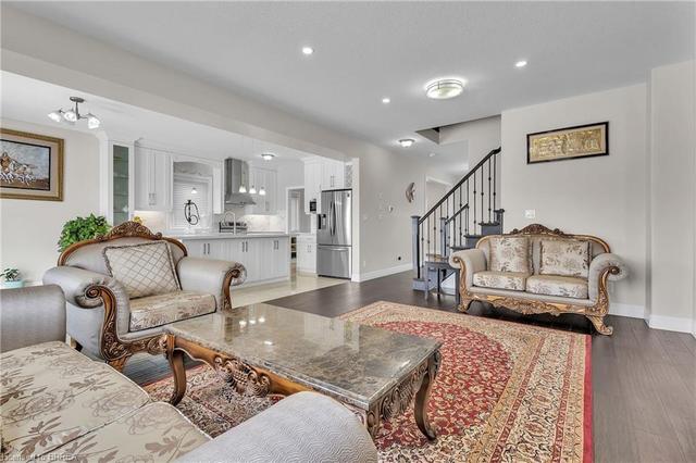 22 Morris St, House detached with 6 bedrooms, 4 bathrooms and 4 parking in Brant ON | Image 6