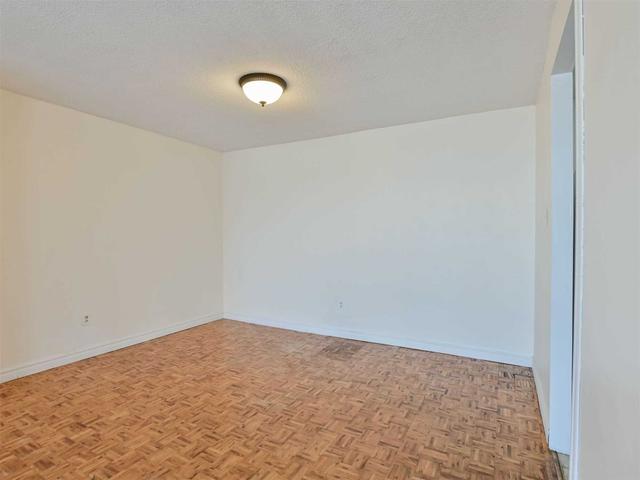 1313 - 50 Mississauga Valley Blvd, Condo with 3 bedrooms, 2 bathrooms and 1 parking in Mississauga ON | Image 5