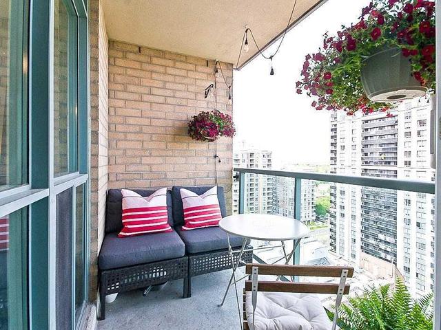 lph12 - 28 Olive Ave, Condo with 1 bedrooms, 1 bathrooms and 1 parking in Toronto ON | Image 2