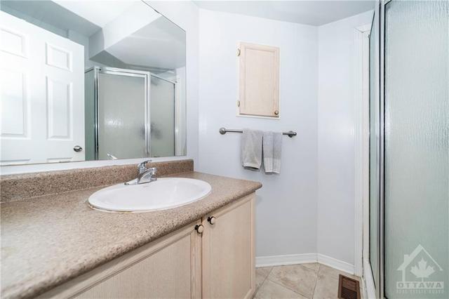 224 Monterey Dr, Townhouse with 3 bedrooms, 2 bathrooms and 1 parking in Ottawa ON | Image 20