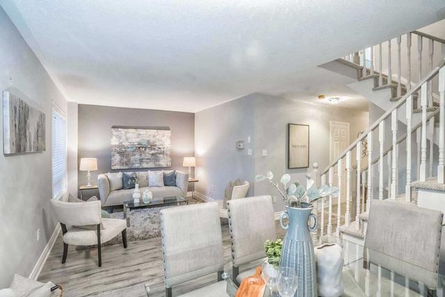 7409 Magistrate Terr, House attached with 3 bedrooms, 2 bathrooms and 3 parking in Mississauga ON | Image 2