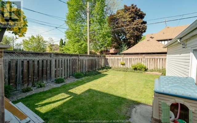 2278 Dougall, House detached with 3 bedrooms, 2 bathrooms and null parking in Windsor ON | Image 43