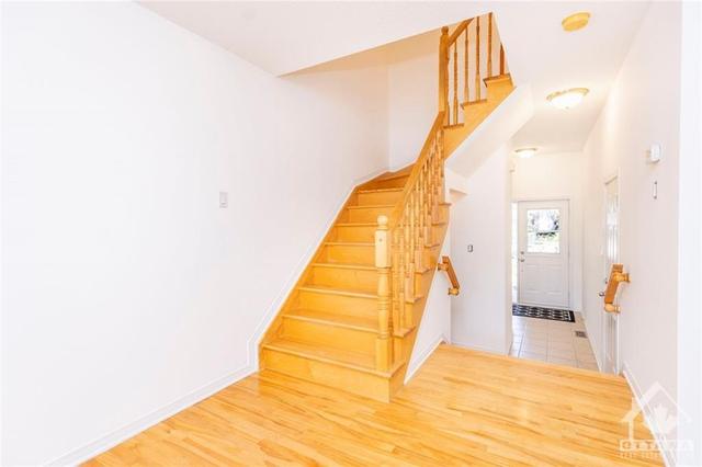 2066 Avenue P Ave, Townhouse with 3 bedrooms, 3 bathrooms and 3 parking in Ottawa ON | Image 15