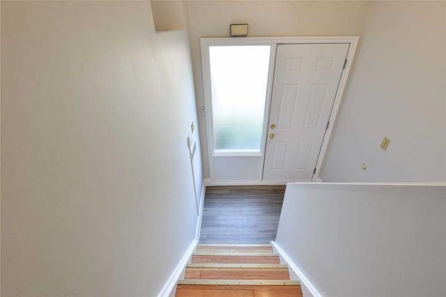 35 Carleton Pl, Townhouse with 3 bedrooms, 2 bathrooms and 2 parking in Brampton ON | Image 34