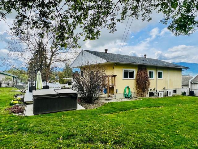 210 21st Avenue S, House detached with 3 bedrooms, 2 bathrooms and 3 parking in Creston BC | Image 17