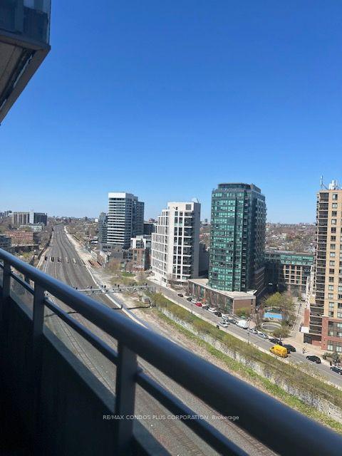 1521 - 38 Joe Shuster Way, Condo with 2 bedrooms, 1 bathrooms and 0 parking in Toronto ON | Image 9
