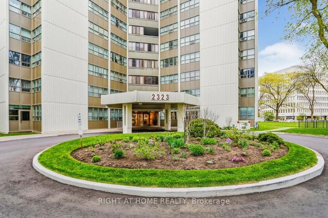 807 - 2323 Confederation Pky, Condo with 3 bedrooms, 2 bathrooms and 1 parking in Mississauga ON | Image 31