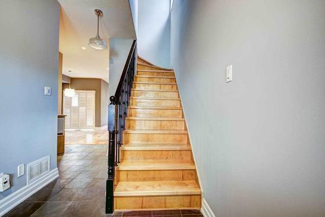 6982 Haines Artist Way, House semidetached with 3 bedrooms, 4 bathrooms and 5 parking in Mississauga ON | Image 6
