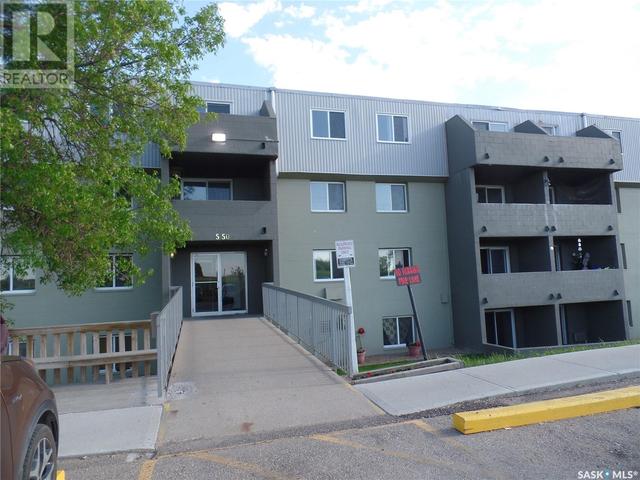 102 - 550 Laurier Street, Condo with 2 bedrooms, 1 bathrooms and null parking in Moose Jaw SK | Image 2