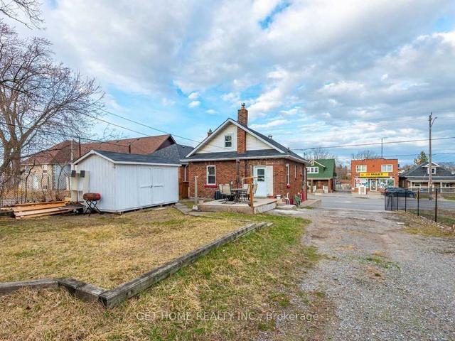 326 Ritson Rd, House detached with 4 bedrooms, 2 bathrooms and 6 parking in Oshawa ON | Image 9