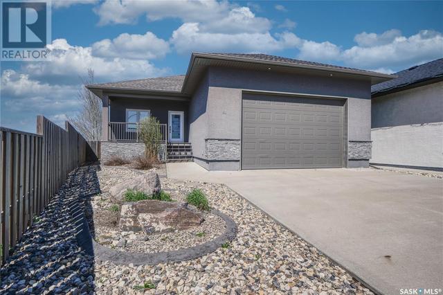 41 Hodges Cres, House detached with 4 bedrooms, 3 bathrooms and null parking in Moose Jaw SK | Image 1