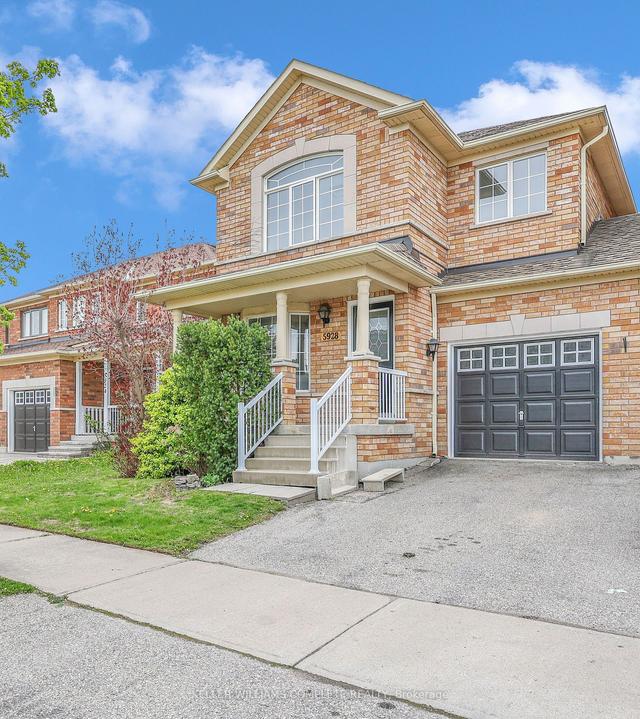 5928 Bermuda Dr, House semidetached with 3 bedrooms, 4 bathrooms and 2 parking in Mississauga ON | Image 1