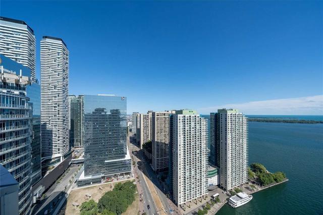 LPH2 - 208 Queens Quay W, Condo with 2 bedrooms, 2 bathrooms and 1 parking in Toronto ON | Image 13