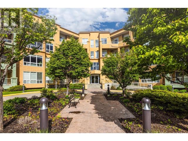 219 - 3550 Woodsdale Rd, Condo with 3 bedrooms, 2 bathrooms and 3 parking in Lake Country BC | Image 1