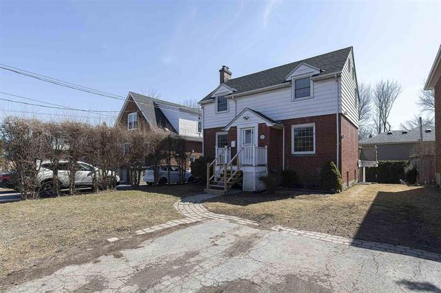 676 Brock St, Home with 4 bedrooms, 2 bathrooms and 2 parking in Kingston ON | Image 2