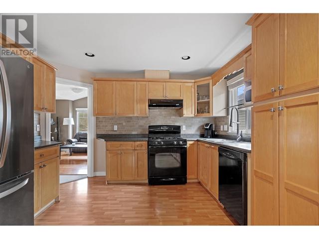 11597 240 St, House detached with 5 bedrooms, 3 bathrooms and 6 parking in Maple Ridge BC | Image 10