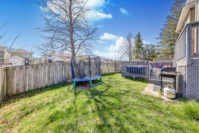 1229 Delmark Crt, House attached with 3 bedrooms, 2 bathrooms and 3 parking in Oshawa ON | Image 27