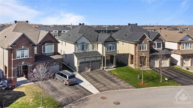 128 Culloden Cres, House detached with 4 bedrooms, 4 bathrooms and 6 parking in Ottawa ON | Image 2