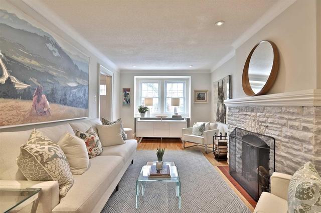 283 Woburn Ave, House semidetached with 3 bedrooms, 2 bathrooms and 1 parking in Toronto ON | Image 3
