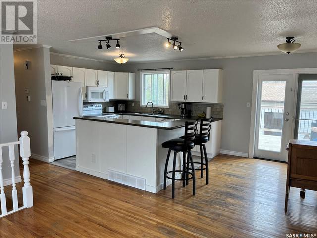 612 3rd St N, House detached with 4 bedrooms, 2 bathrooms and null parking in Martensville SK | Image 8