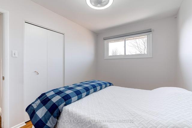 106 Reno Ave, House detached with 3 bedrooms, 2 bathrooms and 5 parking in Hamilton ON | Image 6