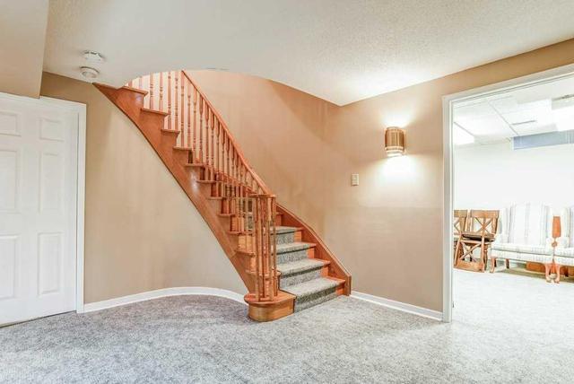 112 Waldie Rd, House detached with 4 bedrooms, 3 bathrooms and 4 parking in Oakville ON | Image 13