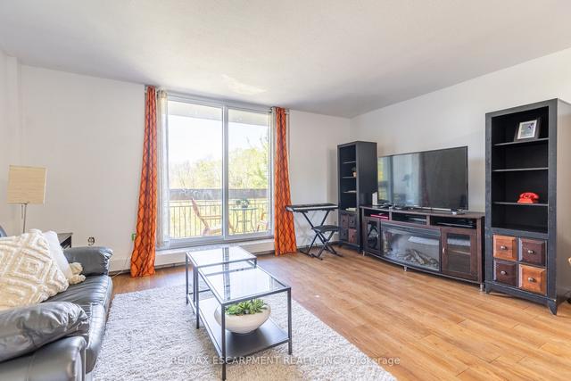 442 - 350 Quigley Rd, Condo with 3 bedrooms, 1 bathrooms and 1 parking in Hamilton ON | Image 8