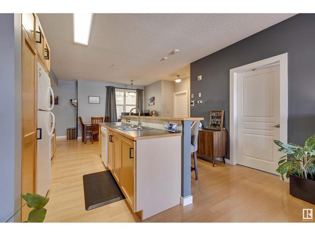 210 - 9828 112 St Nw, Condo with 2 bedrooms, 1 bathrooms and 2 parking in Edmonton AB | Image 12