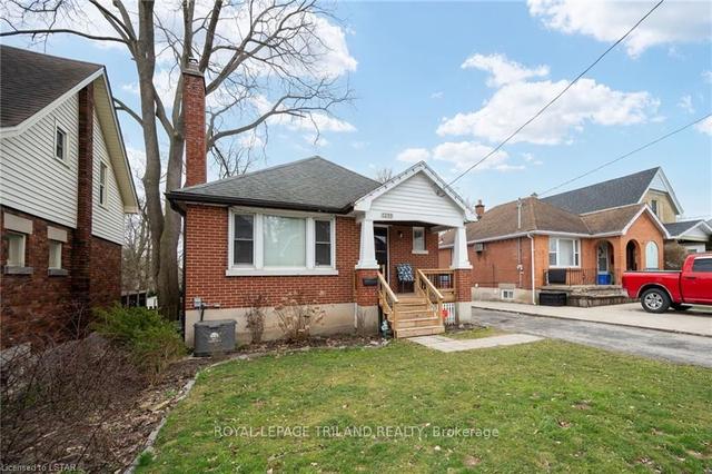 1295 King St, House detached with 2 bedrooms, 2 bathrooms and 5 parking in London ON | Image 12
