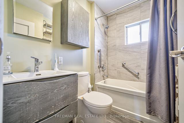 419 Christie St, House semidetached with 3 bedrooms, 2 bathrooms and 1 parking in Toronto ON | Image 13