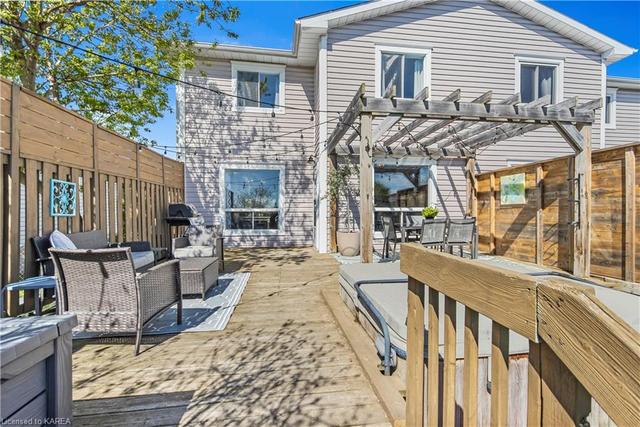 480 Evangeline Ave, House semidetached with 3 bedrooms, 2 bathrooms and 2 parking in Kingston ON | Image 42