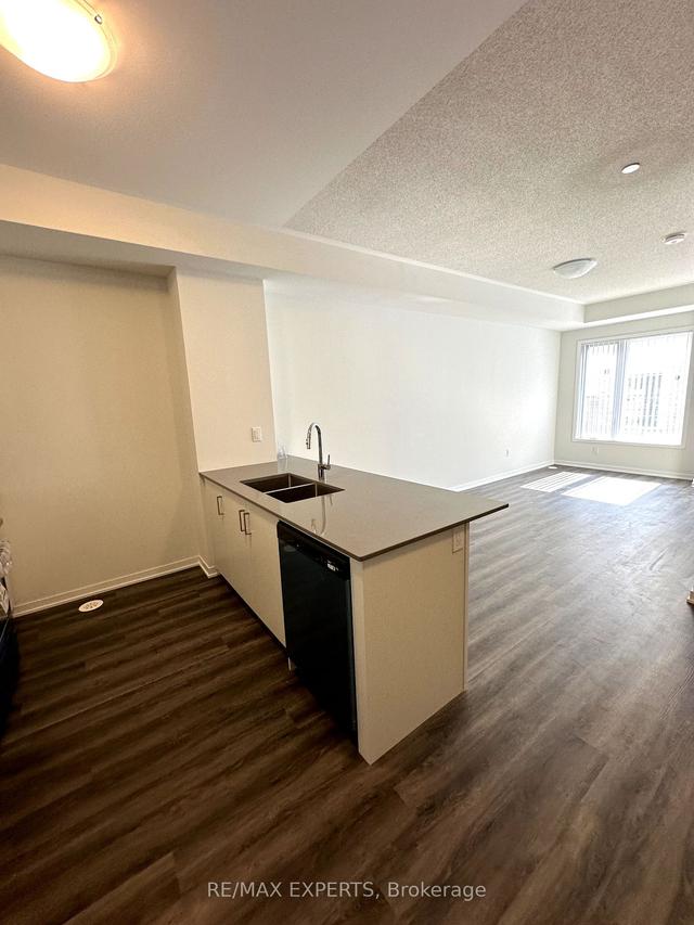160 - 151 Honeycrisp Cres, Townhouse with 2 bedrooms, 3 bathrooms and 1 parking in Vaughan ON | Image 27