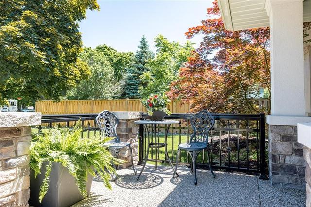 4 Peter May Crt, House detached with 4 bedrooms, 2 bathrooms and 8 parking in St. Catharines ON | Image 3